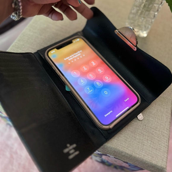 Louis Vuitton trifold Epi wallet - Picture 9 of 9